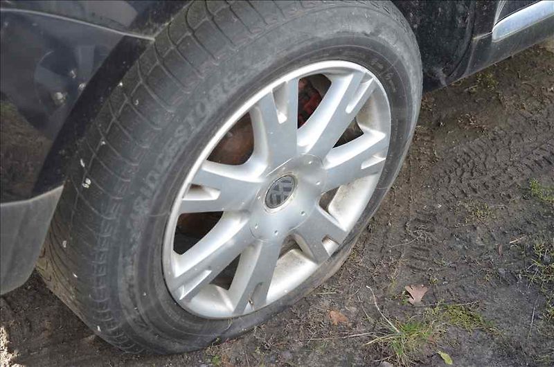 Volkswagen Touareg (2007) 2,5 TDI RS AT - fotka 17 z 23