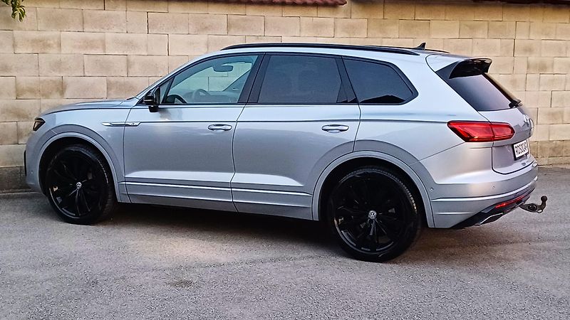 Volkswagen Touareg R-LINE TDI 210kW-ČR-NEHAV-DPH- - fotka 7 z 39