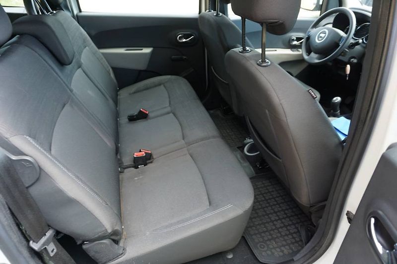 Dacia Lodgy (2016) 1,6 1,Majitel  nové v ČR - fotka 17 z 32