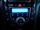 Hyundai i30 (2017) 1.6GDi, ČR, ČR, výhř.sed. - náhled 18