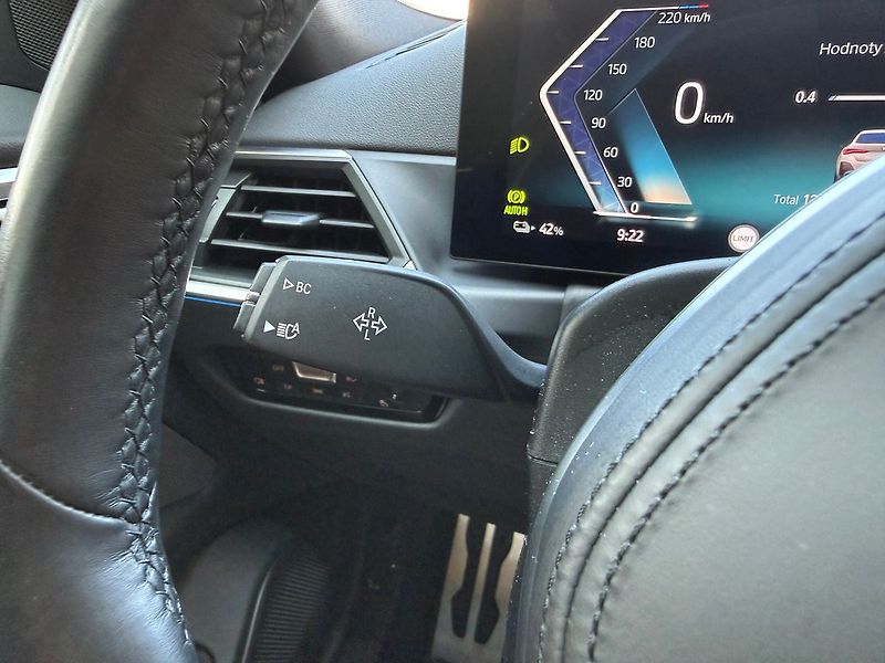 BMW Ostatní eDrive 40 LASER H&K HUD Mpaket - fotka 35 z 45
