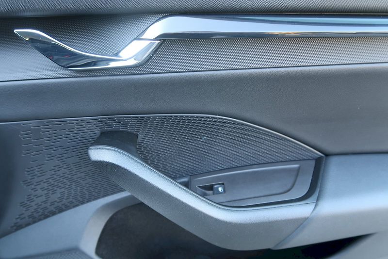 Škoda Octavia (2023) Ambition Plus 2.0 TDI 110 kW D - fotka 17 z 28