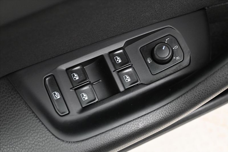 Volkswagen Passat 2,0 TDI 110 KW Business Záruka - fotka 26 z 31