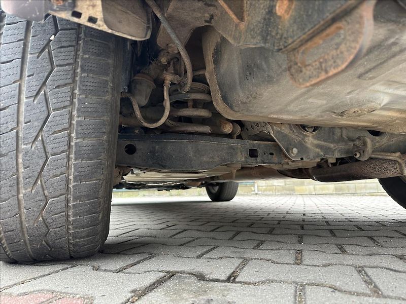 Toyota RAV4 2,2 D-4D BEZ KOROZE PO SERVISE - fotka 20 z 21