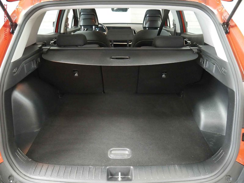 Kia Sportage (2023) 1.6 T-GDi, ČR, AT, LED - fotka 7 z 22