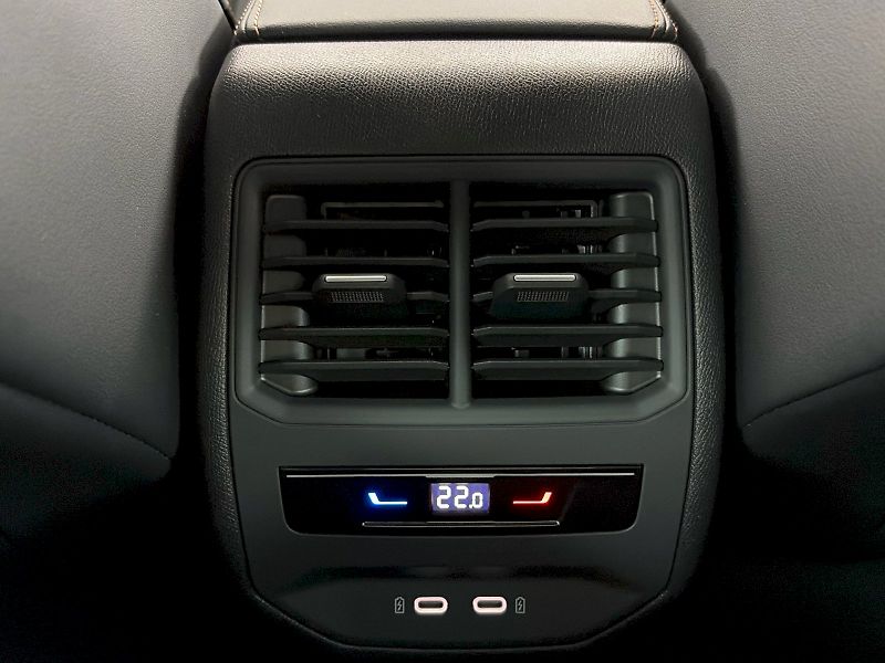 Cupra Formentor (2025) 2.0 TSI 150kW 4x4 DSG - fotka 30 z 34