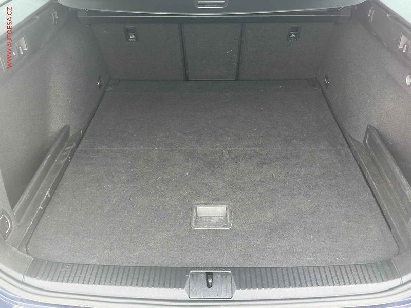 Volkswagen Passat (2019) 2.0 TDi, 2.maj, DSG, navi. - fotka 7 z 26