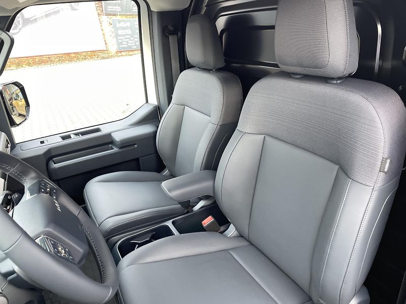 Kia PV5 (2026) CARGO ELITE 3DR 120KW +71,5kWH - fotka 12 z 27