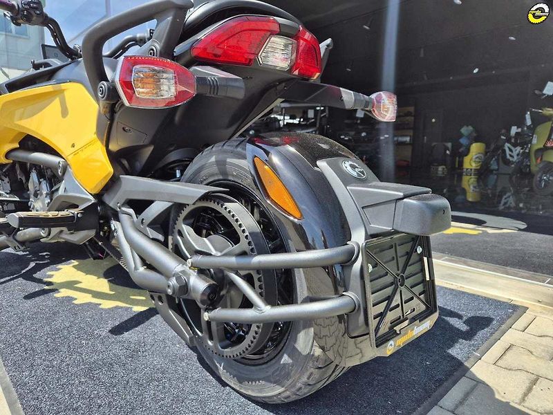 Can-Am Spyder F3-S (2026) MY2026 - fotka 13 z 20