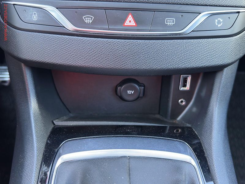 Peugeot 308 (2017) 1.6 D, ČR, AC, temp - fotka 16 z 21