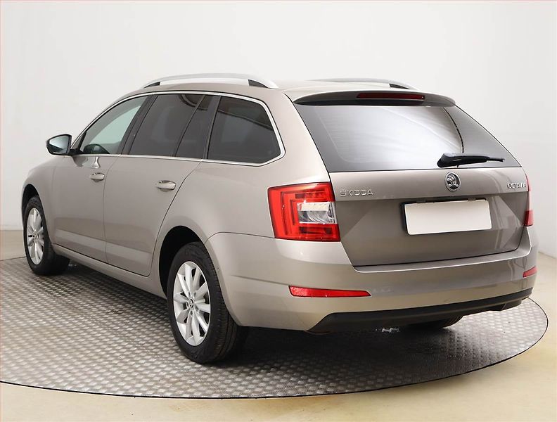 Škoda Octavia (2014) Elegance 2.0 TDI, Automat - fotka 4 z 20