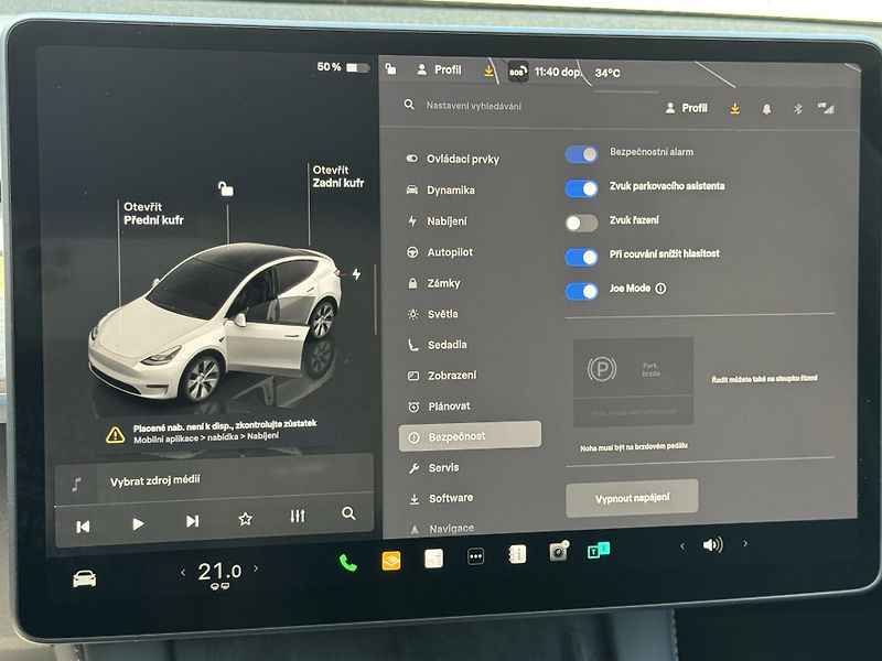 Tesla Model Y LONG RANGE 378KW-4x4-PANO-75KW - fotka 25 z 36