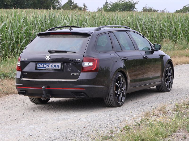 Škoda Octavia 2,0 TDI RS 4x4 DSG Virtual LED - fotka 5 z 26