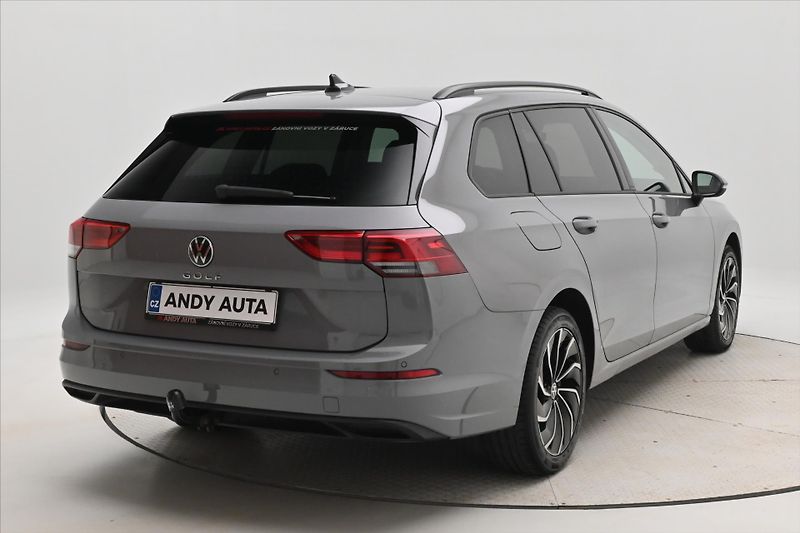Volkswagen Golf 1,5 TSI 96 kW Life Business Zá - fotka 5 z 31