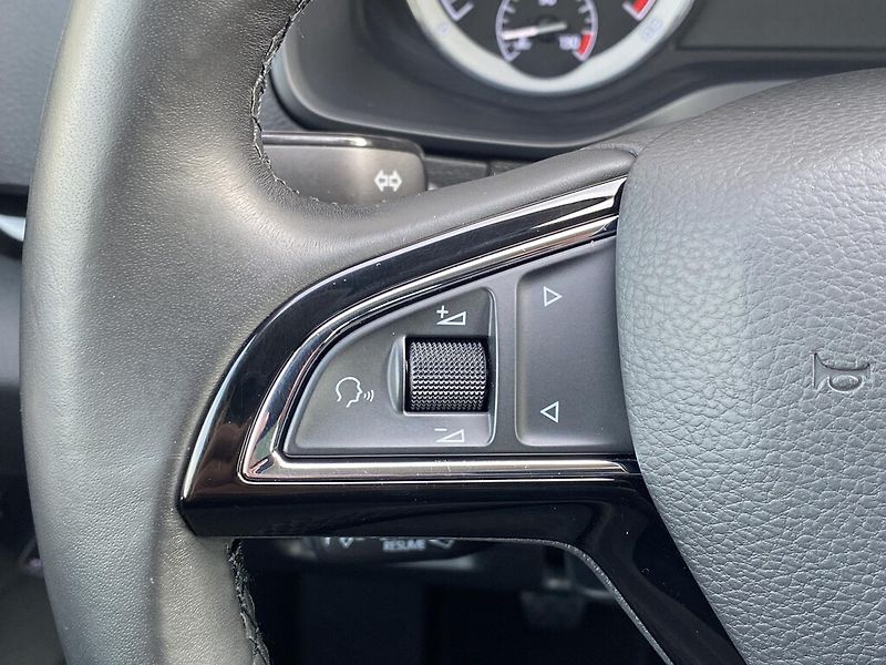 Škoda Karoq 1,5 TSI 110 kW Style - fotka 14 z 28