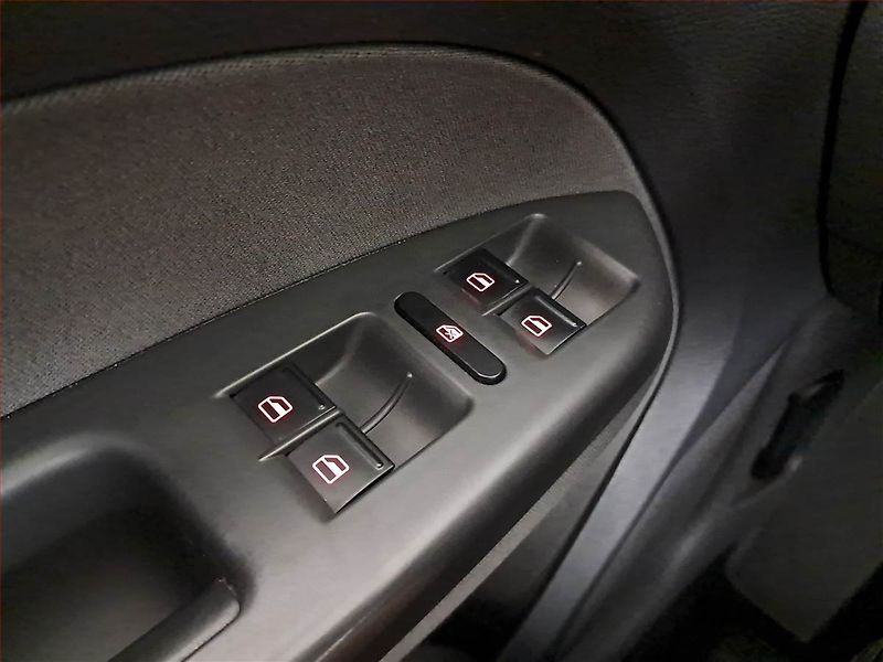 Volkswagen Touran (2011) 1.2 TSI, Tempomat - fotka 17 z 17