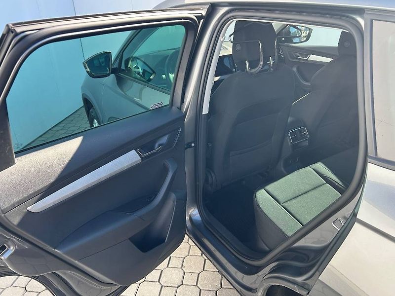 Škoda Karoq Ambition DSG 1,5TSI - fotka 7 z 22