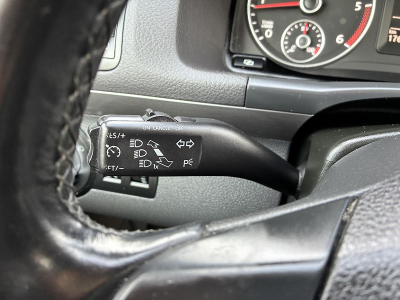 Volkswagen Touran 2.0TDi 103kW DSG NEZÁVISLÉ TOP - fotka 28 z 29