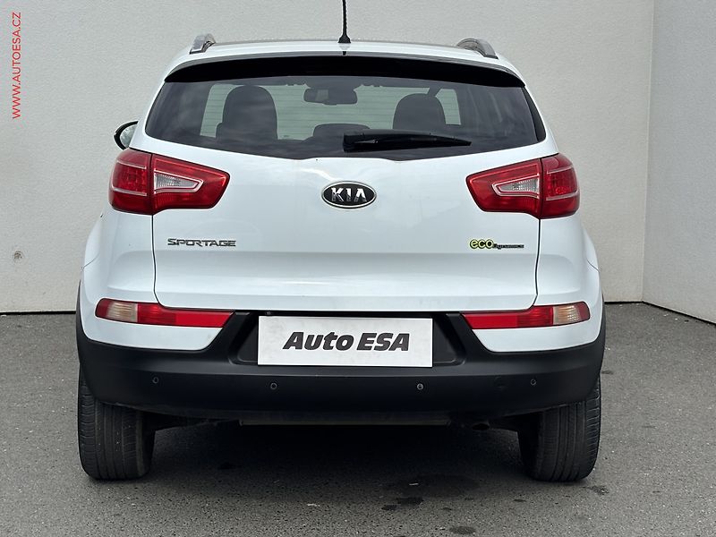 Kia Sportage (2012) 1.7 CRDi, Premium, panor - fotka 5 z 19