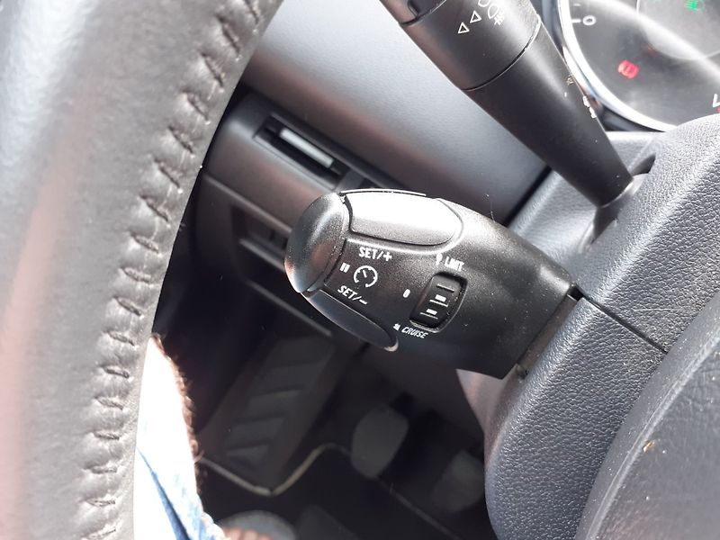 Peugeot 3008 (2011) 1.6 i  16V 115Kw - fotka 9 z 36