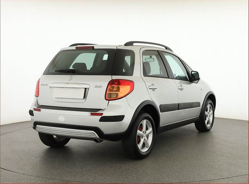 Suzuki SX4 (2007) 1.6 VVT, 4X4, Vyhř. sedaček - fotka 5 z 13