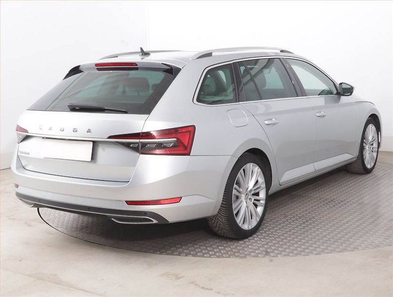 Škoda Superb (2023) Laurin&Klement 2.0 TDI - fotka 5 z 19