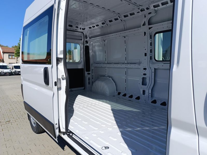 Fiat Ducato 2,2 MTJ 180k poloprosklená  Ma - fotka 11 z 15