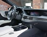 Lexus LS 500.