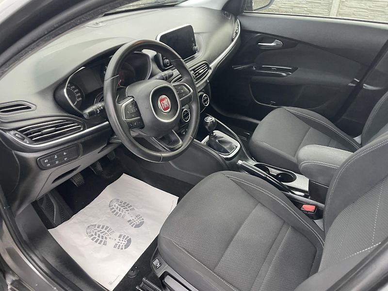 Fiat Tipo 1.4Ti-JET 120PS LPG LOUNGE TOP - fotka 110 z 187