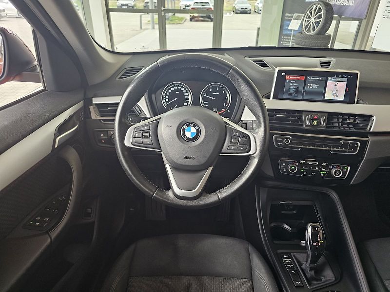 BMW X1 xDrive18d - fotka 17 z 28