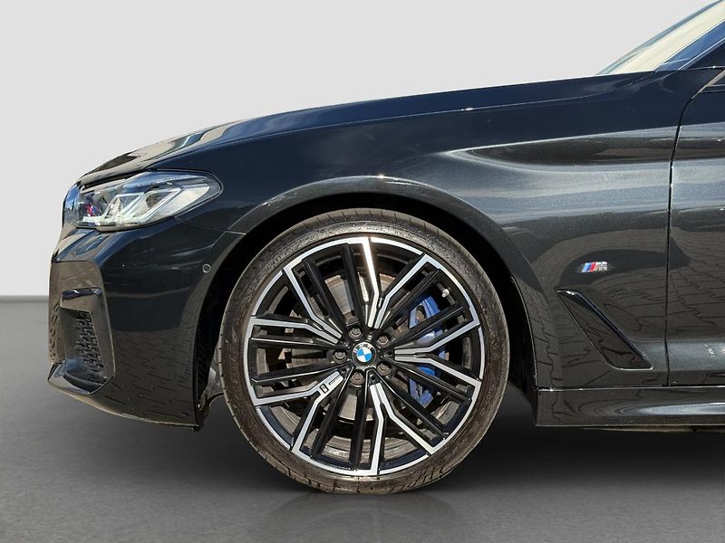 BMW Řada 5 530d xDrive Touring - fotka 22 z 22