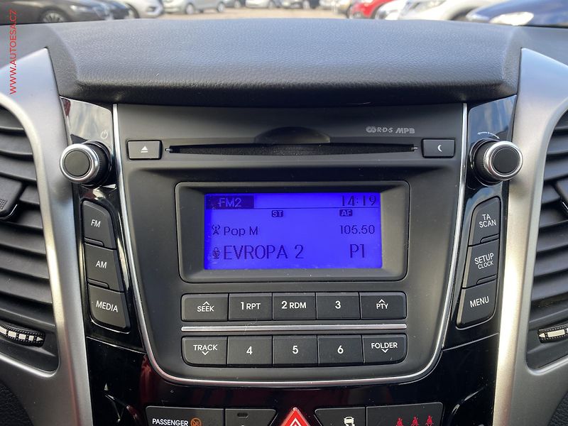 Hyundai i30 (2012) 1.6GDi, 2.maj,ČR, Trikolor - fotka 14 z 18