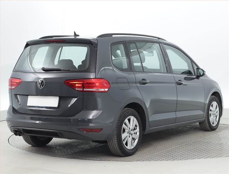 Volkswagen Touran (2022) Comfortline 2.0 TDI, Automat - fotka 5 z 21