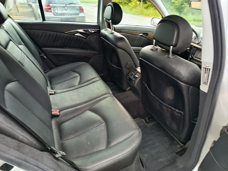 Mercedes-Benz Třídy E (2004) 3.2 165kw - fotka 31 z 40