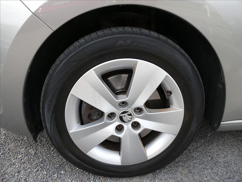 Škoda Rapid 1,2 TSi 81kW 1.MAJITEL,SERVISK - fotka 15 z 47