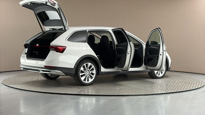 Škoda Octavia 2.0 TDI DSG 4x4 Scout Combi - fotka 6 z 27