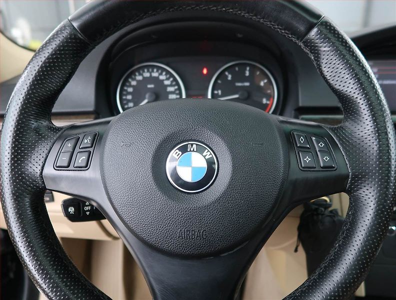 BMW Řada 3 (2007) 330 xd, 4X4, Automat, Navi - fotka 16 z 25