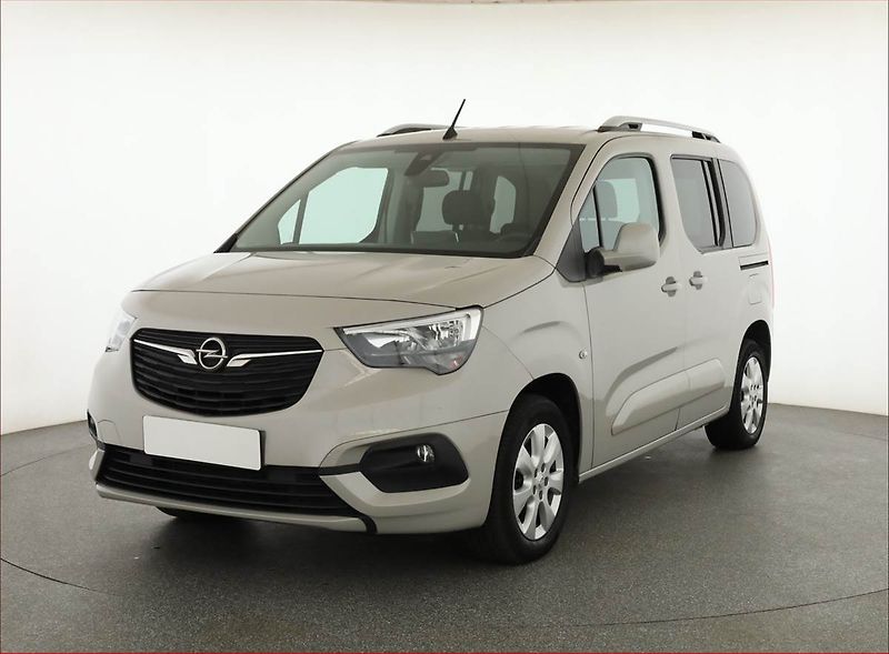 Opel Combo (2020) Enjoy 1.2 Turbo, 5Míst, ČR - fotka 2 z 18
