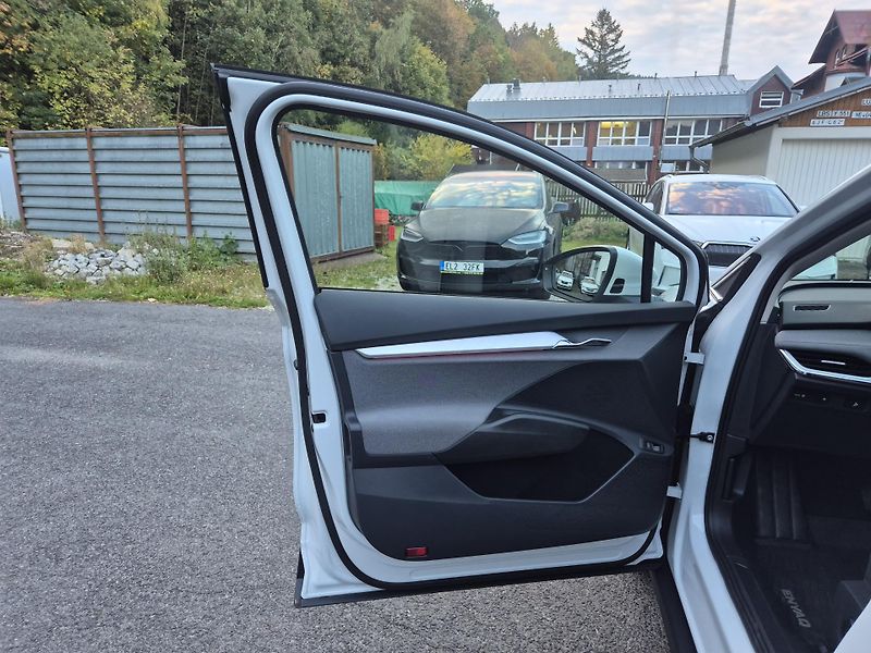 Škoda Enyaq 150kw, iV80 19ALU SOH 94% - fotka 36 z 47