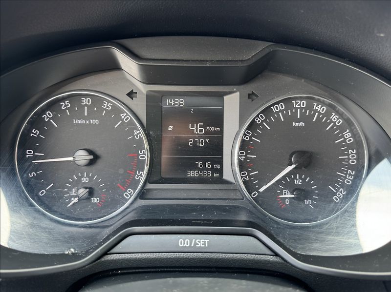 Škoda Octavia 1,6 TDI 77kW původ ČR - fotka 32 z 50