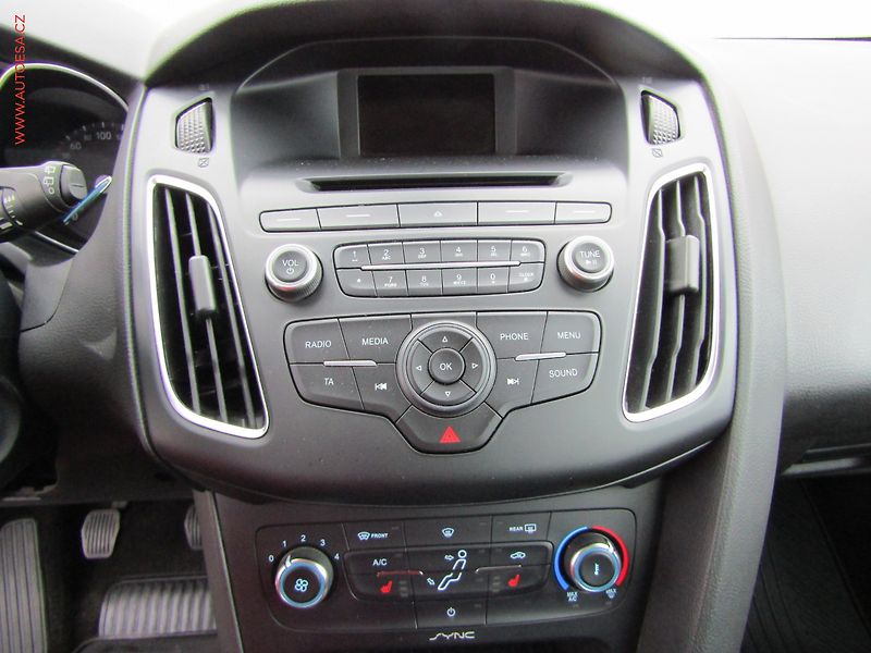 Ford Focus (2015) 1.5 TDCi, 2.maj,ČR, AC - fotka 11 z 14