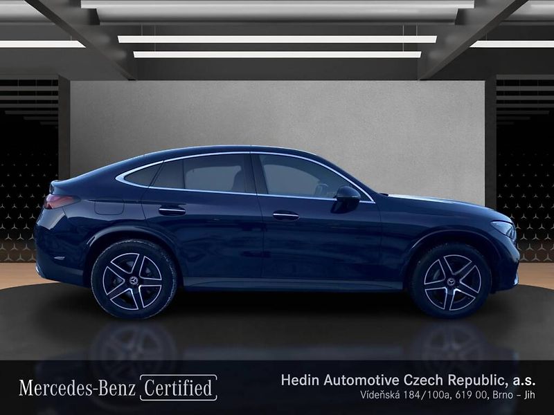 Mercedes-Benz GLC (2024) 300 de 4MATIC kupé - fotka 6 z 29