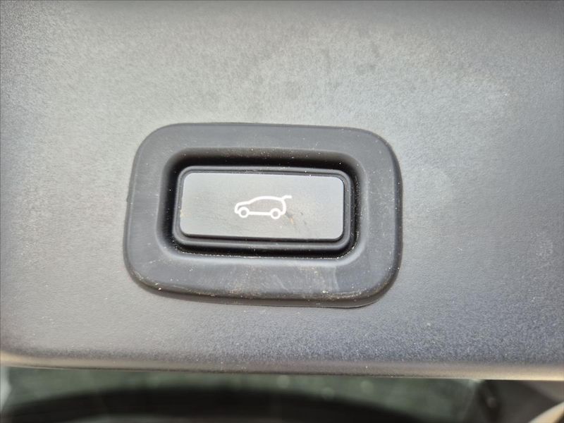 Land Rover Range Rover Evoque 2,0 P200 S AWD - fotka 12 z 17