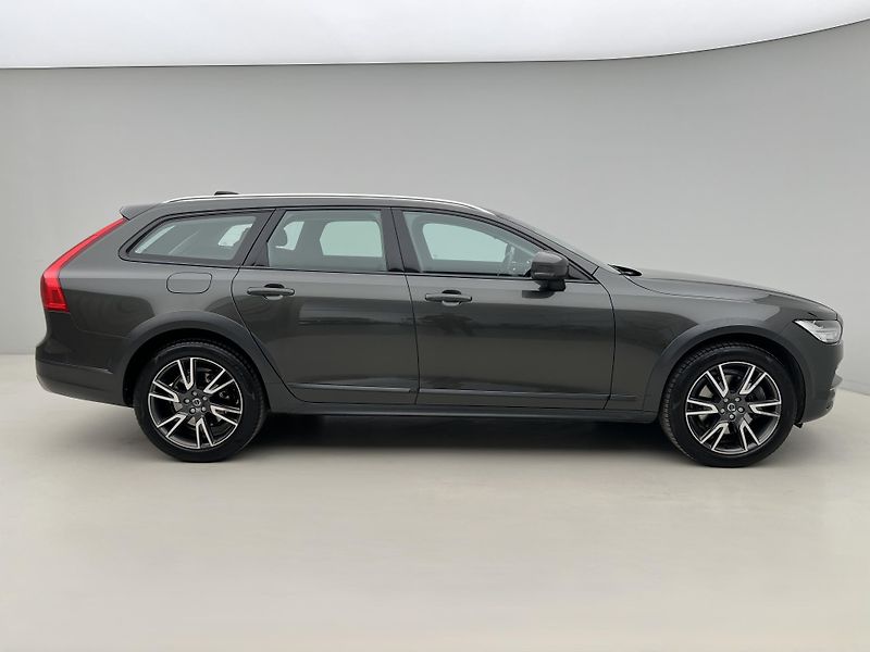 Volvo V90 CC D5 AWD AUT CZ - fotka 9 z 33