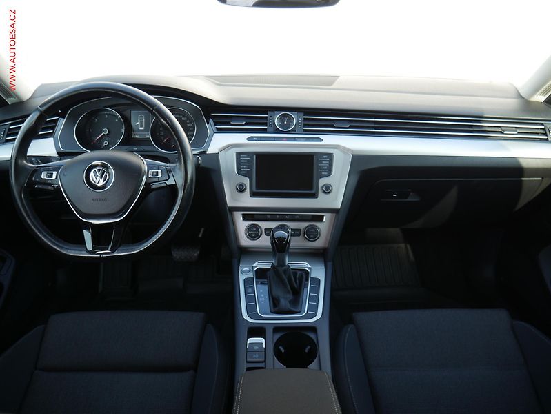 Volkswagen Passat (2017) 2.0 TDi, 1.maj, Comfortline - fotka 8 z 19