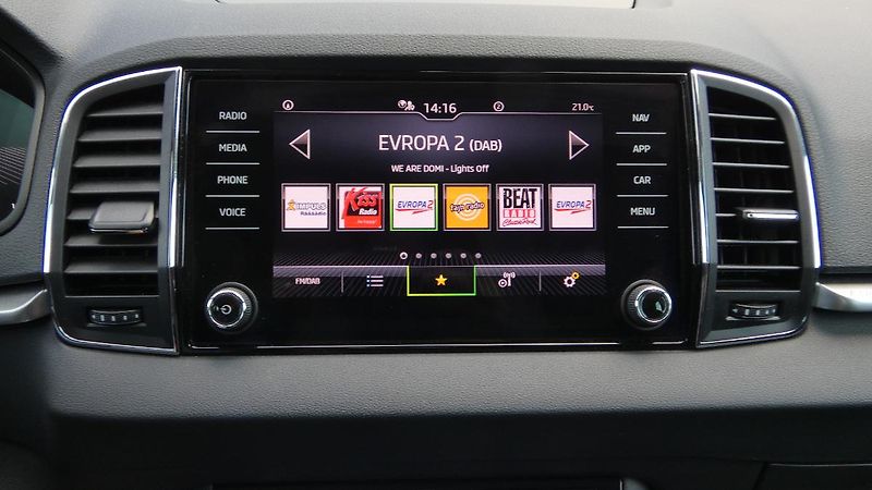 Škoda Karoq 1,5 TSI DSG Ambition - fotka 14 z 24