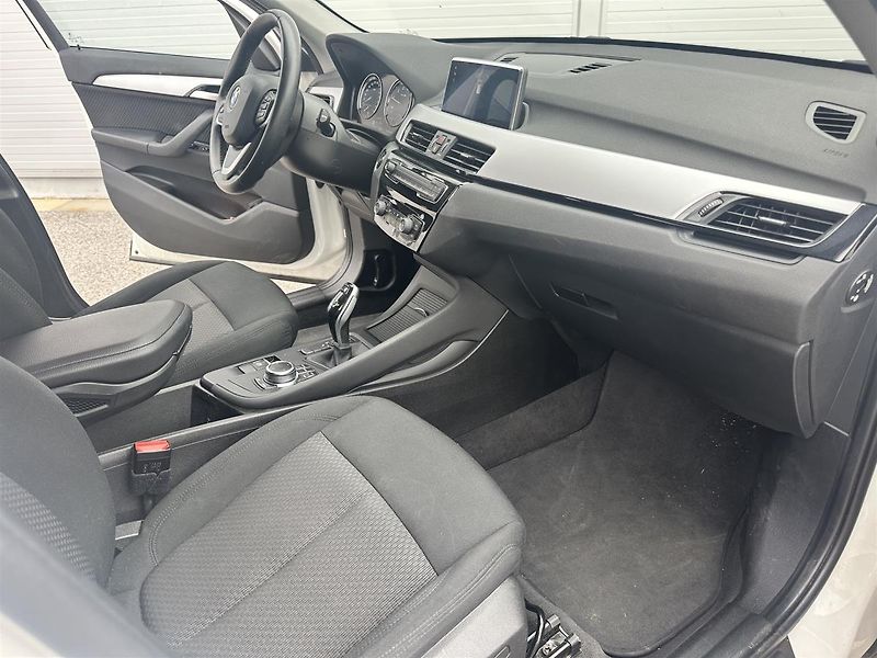 BMW X1 sDrive18i - fotka 9 z 14