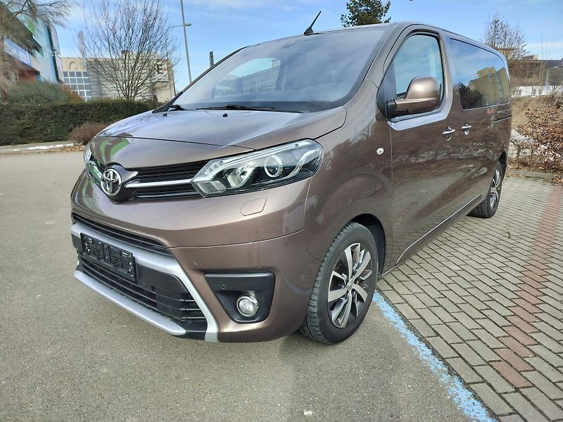 Toyota ProAce Verso 4x4 kůže, navi,  8 míst, tažné - fotka 3 z 30