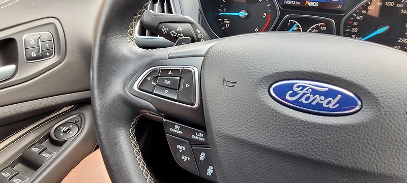 Ford Kuga (2017) 2,0TDCi 132kW DSG 4×4 Vignale  - fotka 32 z 52