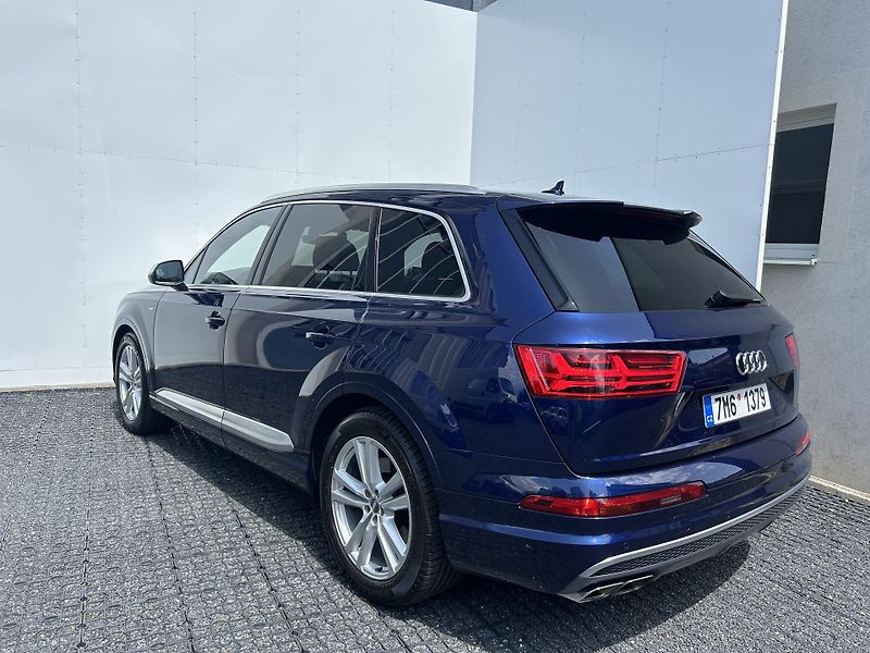 Audi SQ7 (2018) 4.0 biTDI V8 320 kW tiptronic - fotka 4 z 62
